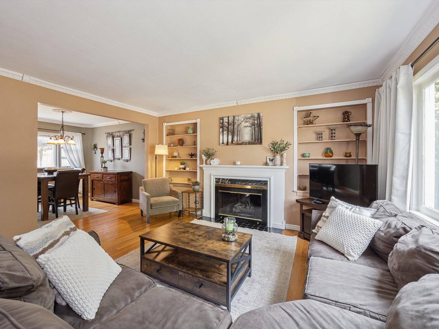 713 Community DR, La Grange Park, IL 60526