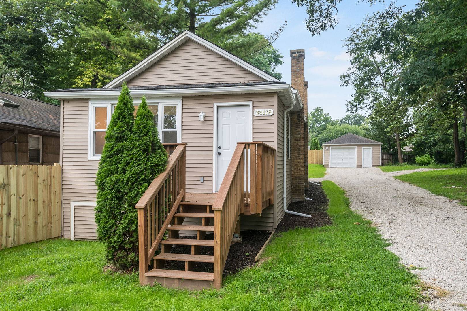 38178 N 1st AVE, Spring Grove, IL 60081