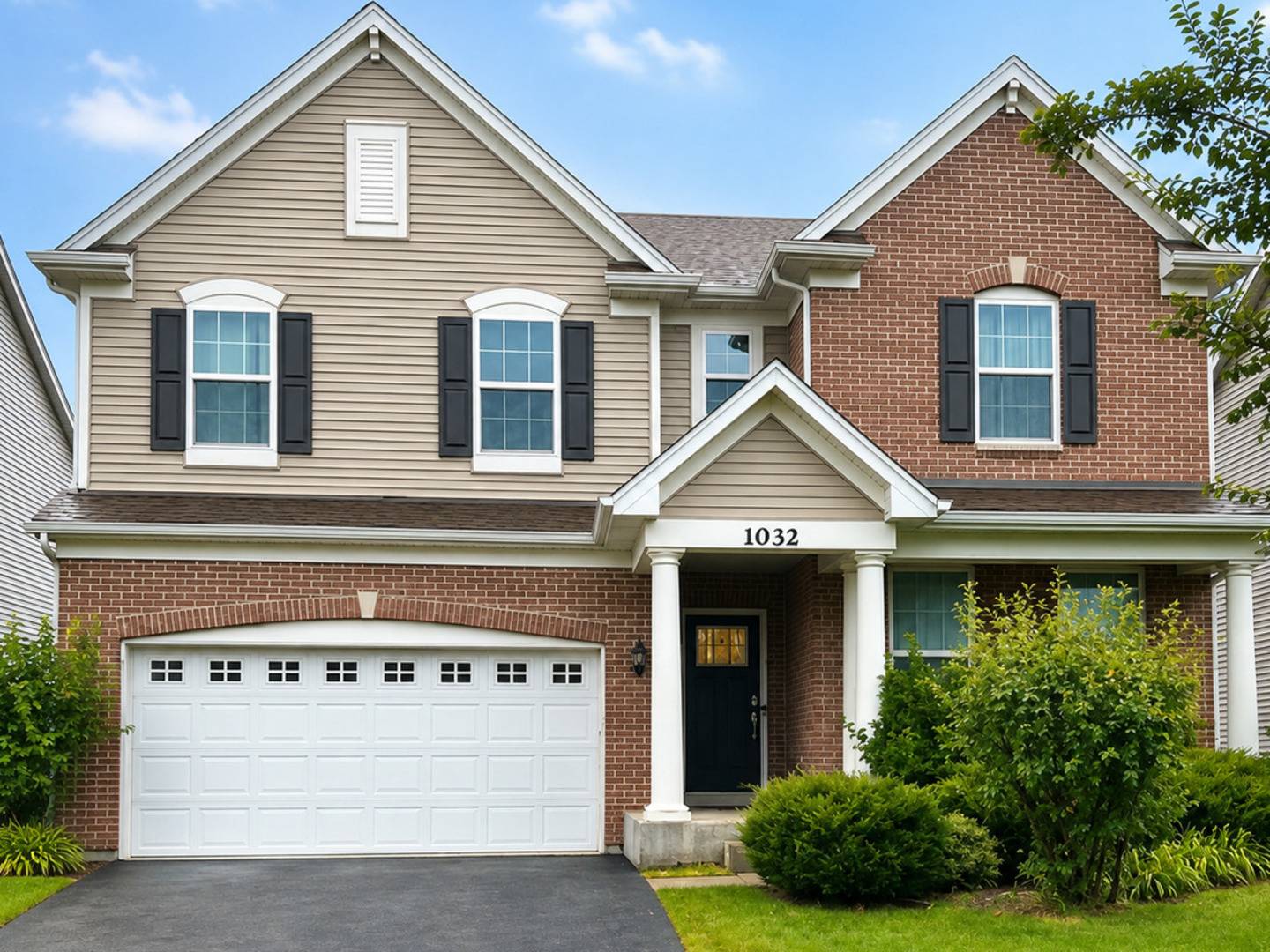 1032 Blazing Star ST, South Elgin, IL 60177