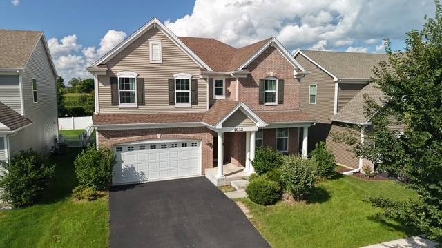 1032 Blazing Star ST, South Elgin, IL 60177