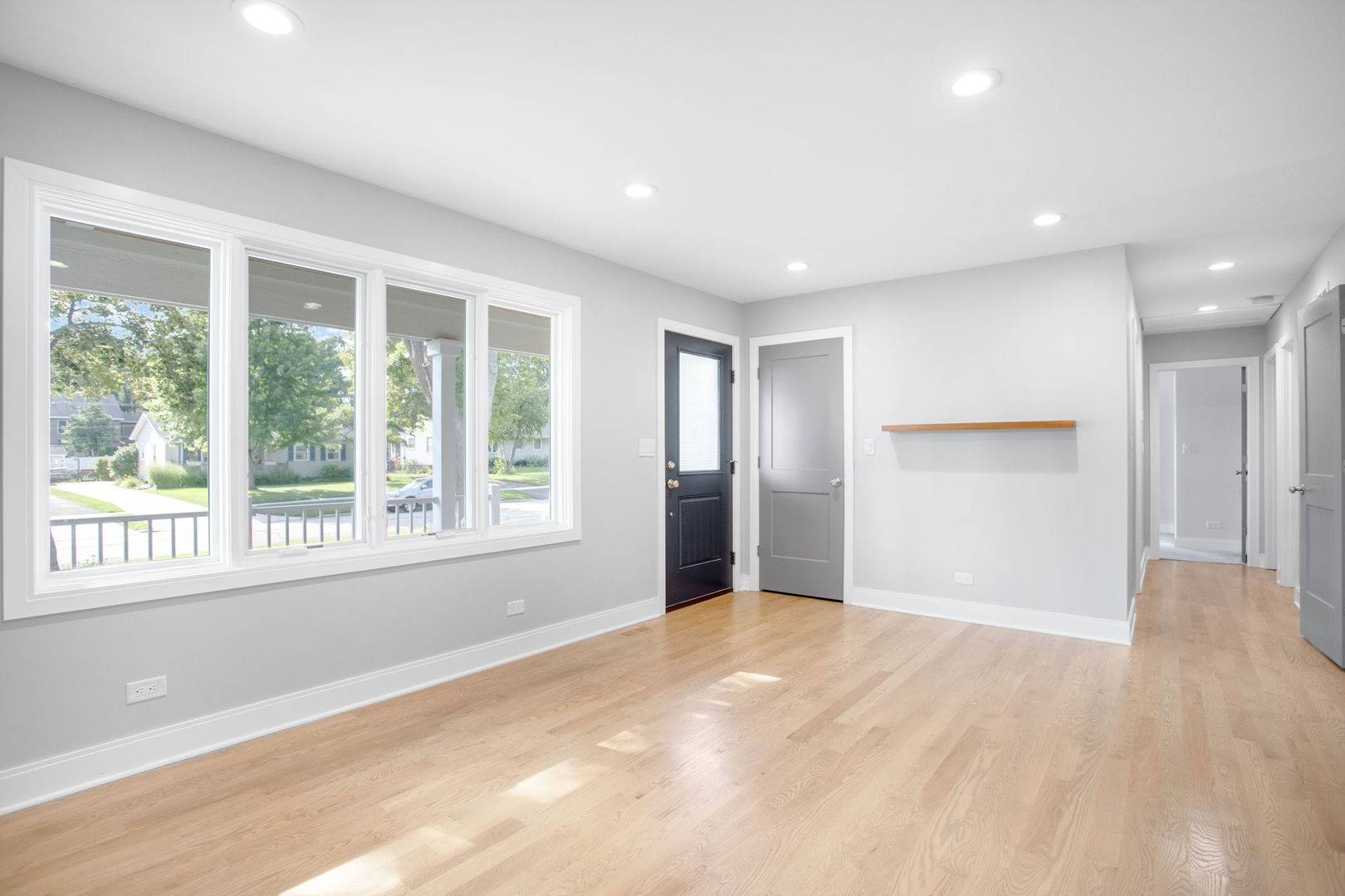 1113 S Gables BLVD, Wheaton, IL 60189