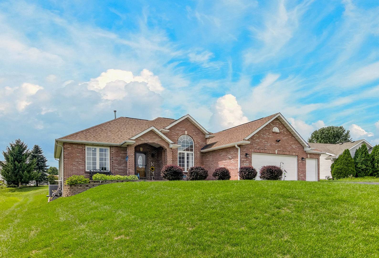 11074 Lemon Grass LN, Roscoe, IL 61073