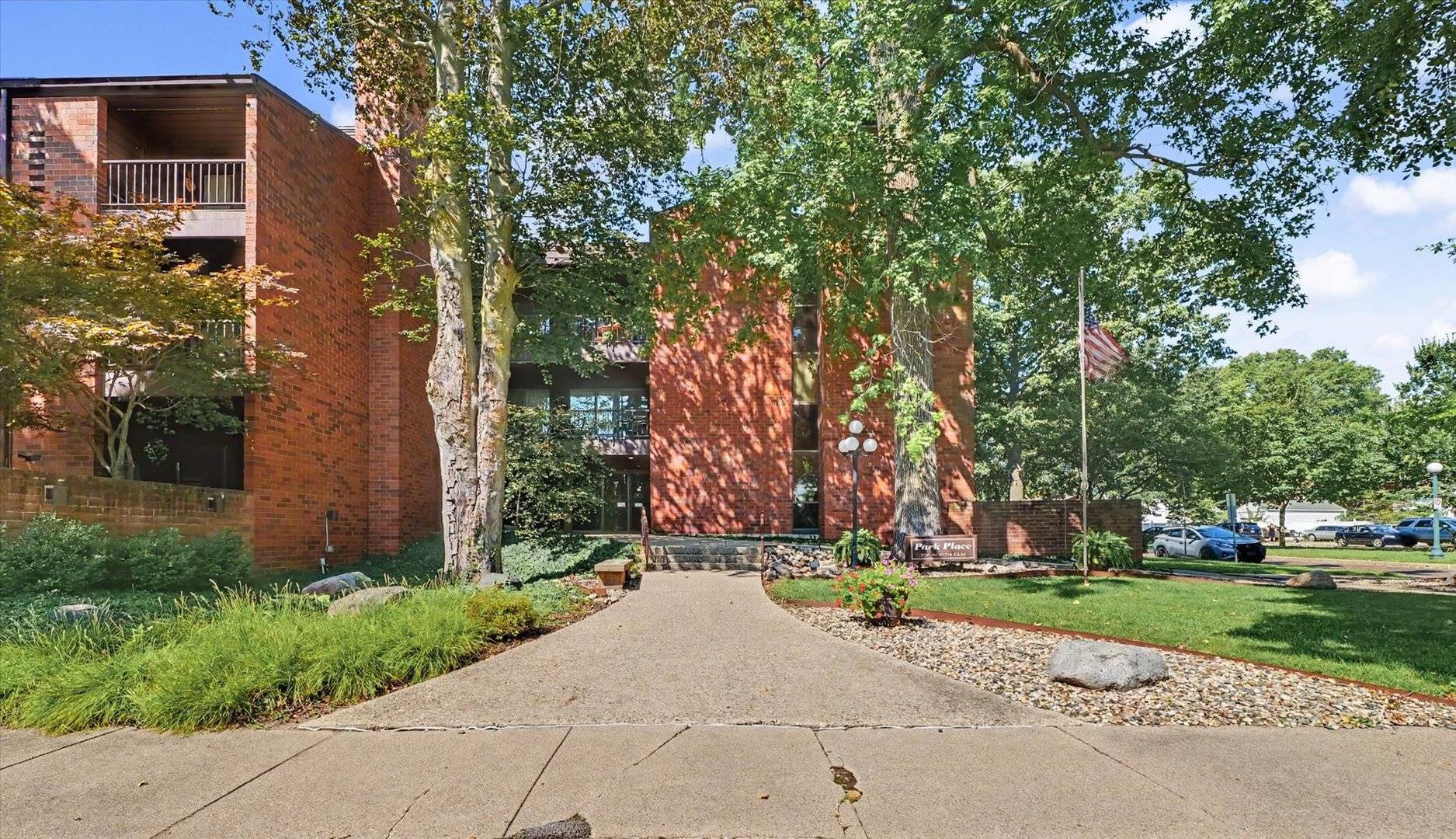 107 N Elm ST #205, Champaign, IL 61820
