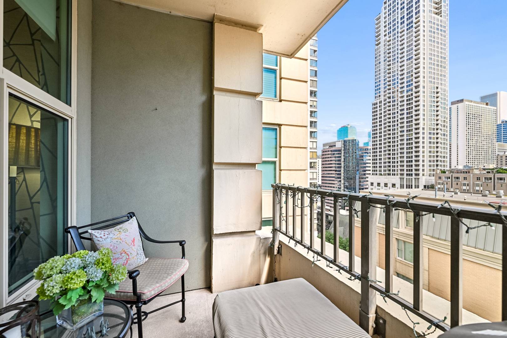 25 E SUPERIOR ST #1504, Chicago, IL 60611