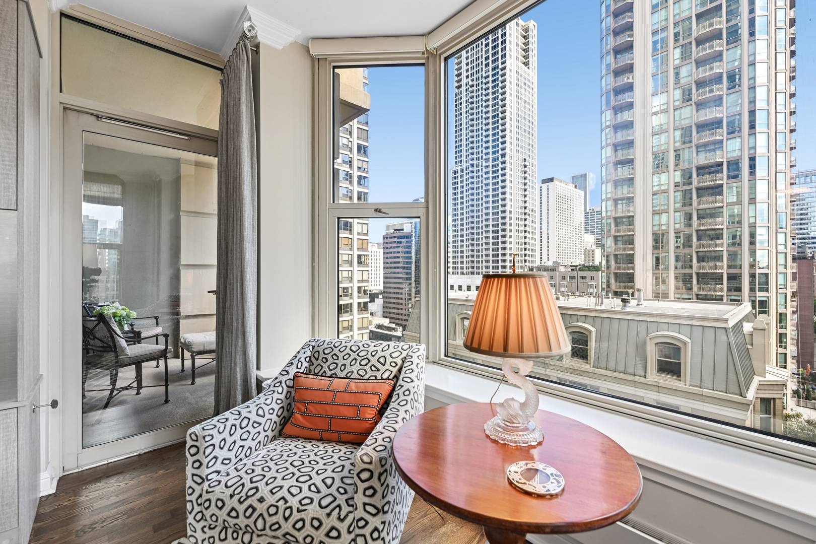 25 E SUPERIOR ST #1504, Chicago, IL 60611