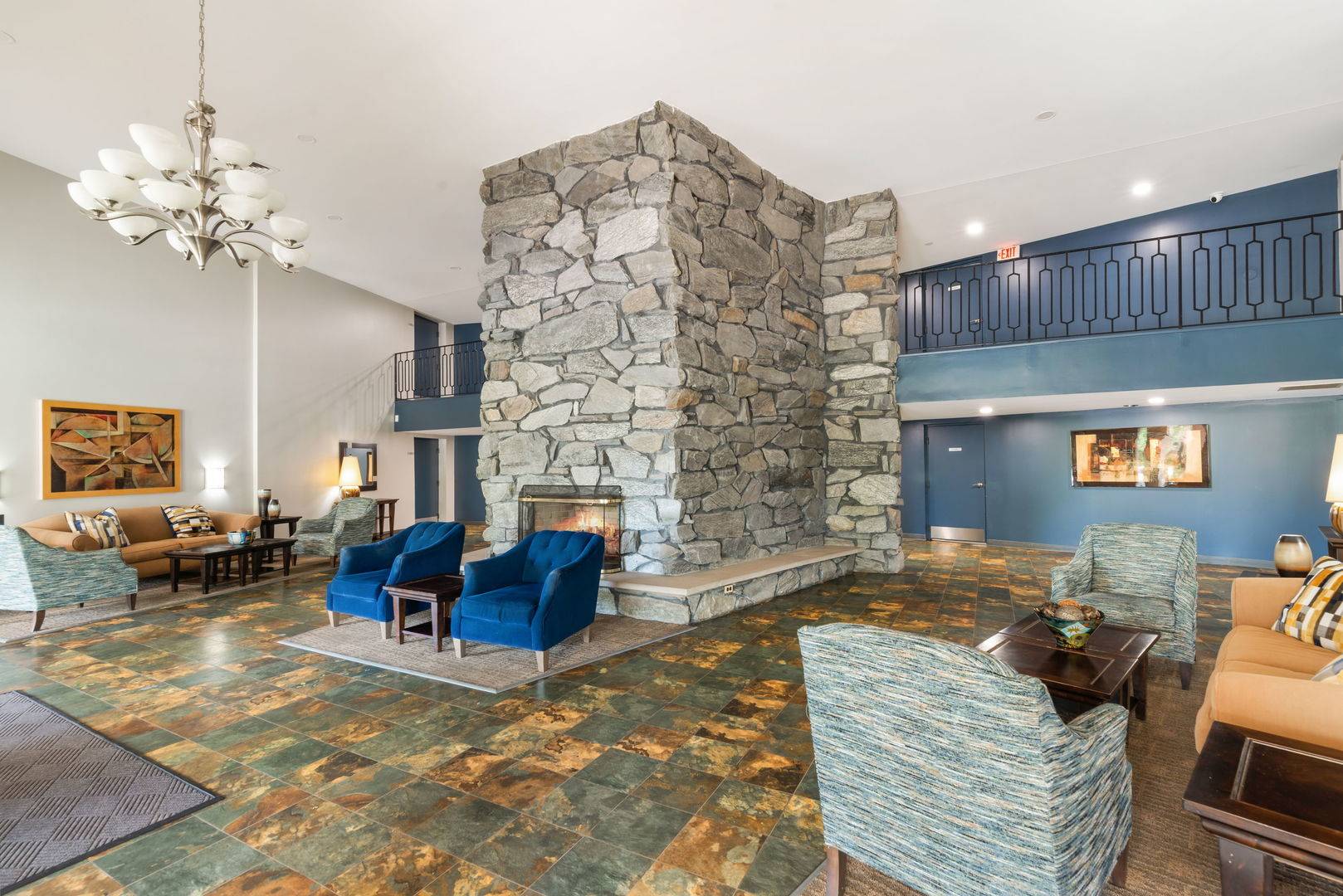 1198 Royal Glen DR #101-E, Glen Ellyn, IL 60137