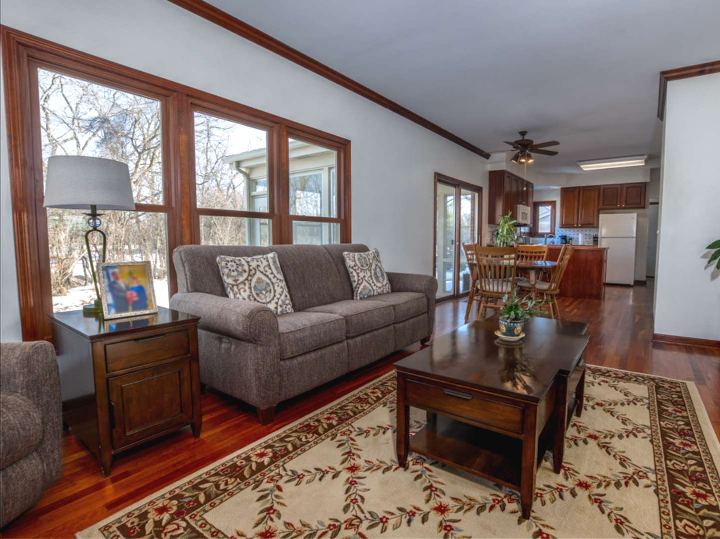 1351 Callen LN, Des Plaines, IL 60016