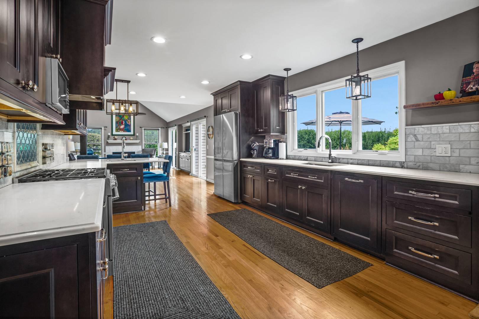 2917 Whispering Oaks DR, Buffalo Grove, IL 60089