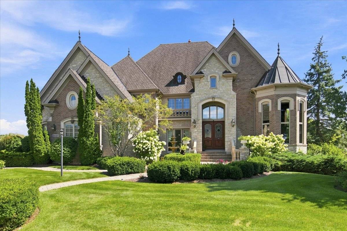 5N155 Prairie Rose DR, St. Charles, IL 60175