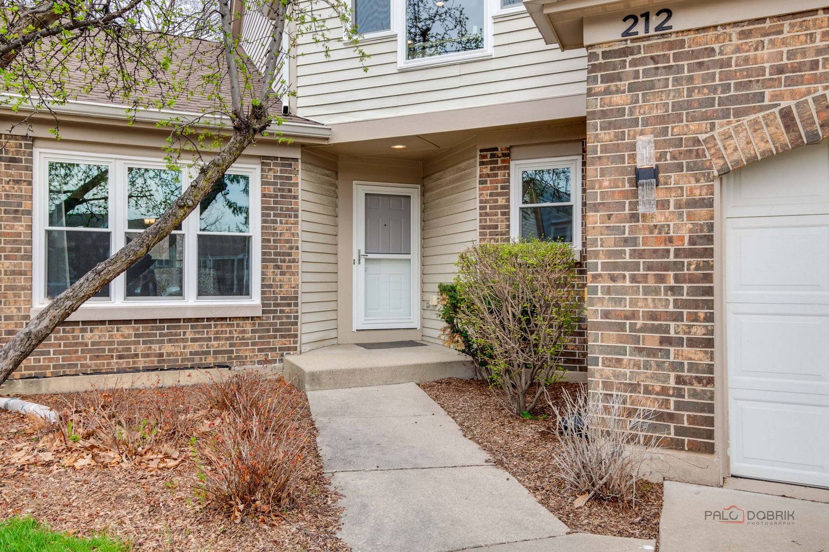 212 Willow Pkwy, Buffalo Grove, IL 60089