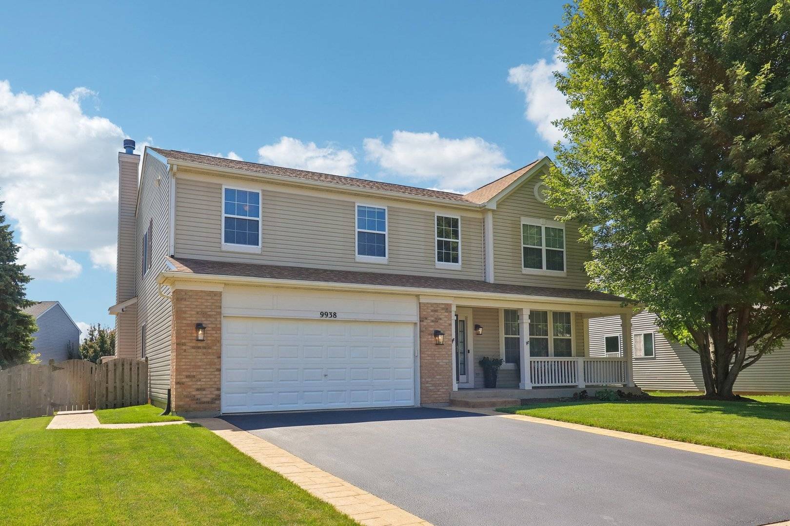 9938 Bedford DR, Huntley, IL 60142