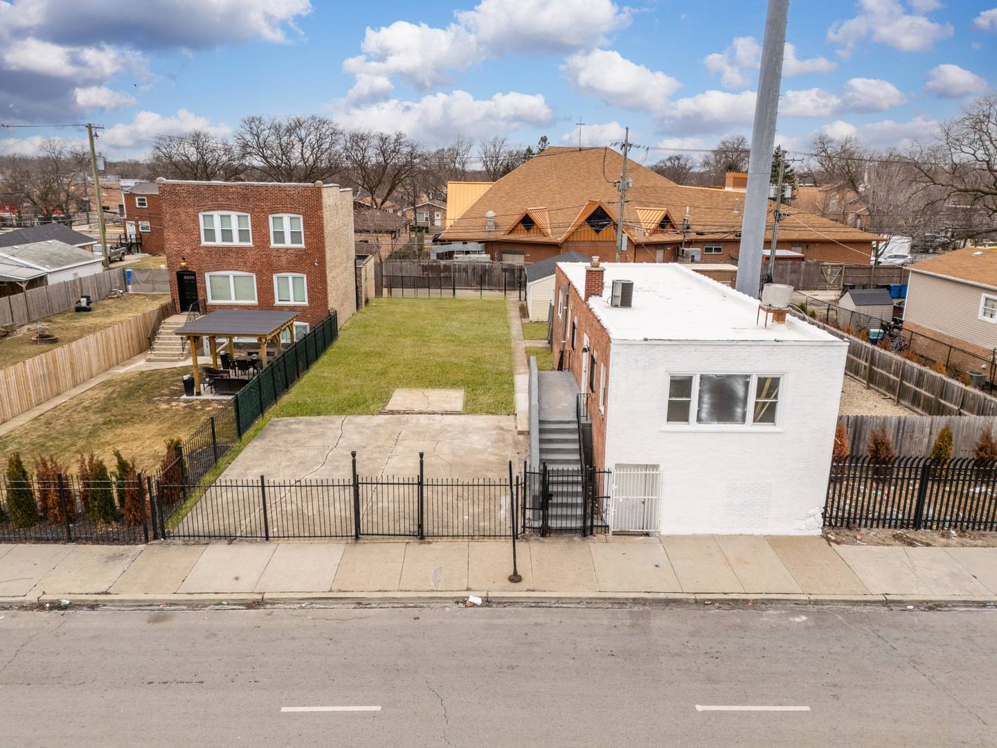 9422 S Lafayette AVE, Chicago, IL 60620
