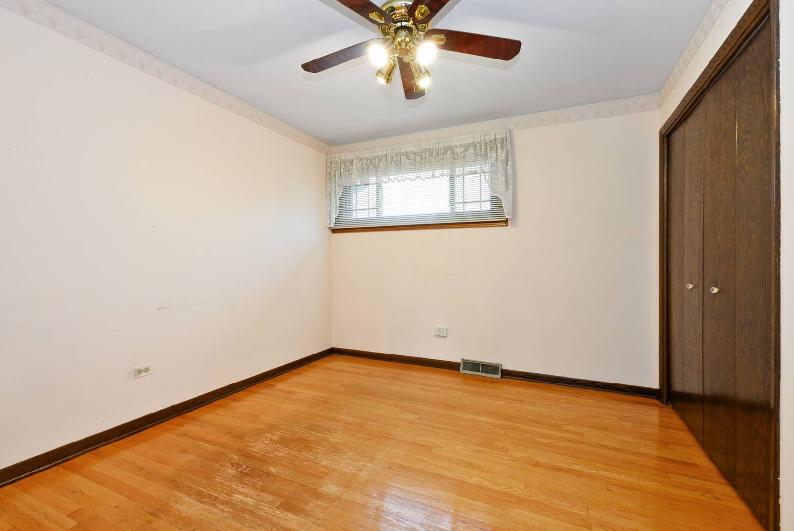 8024 Baldwin TRL, Hickory Hills, IL 60457