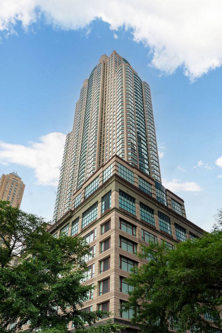 100 E Huron ST #1506, Chicago, IL 60611
