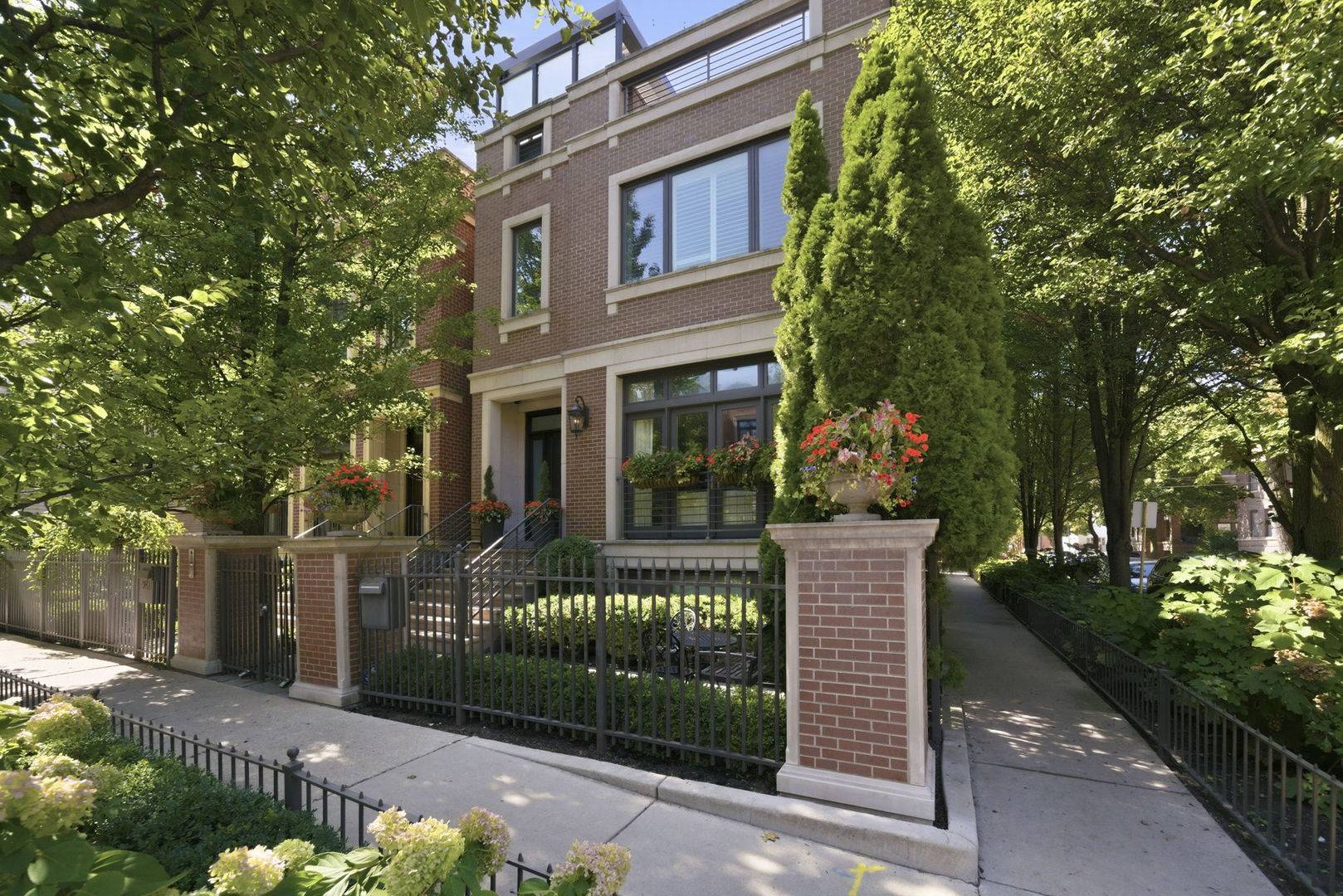 2658 N Mildred AVE, Chicago, IL 60614