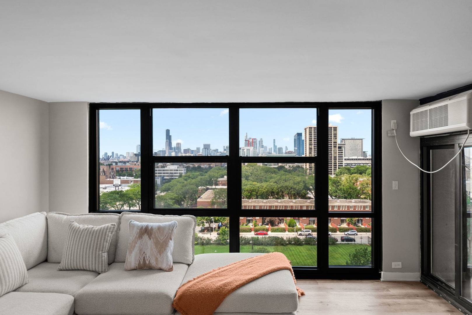 2901 S Michigan AVE #808-809, Chicago, IL 60616