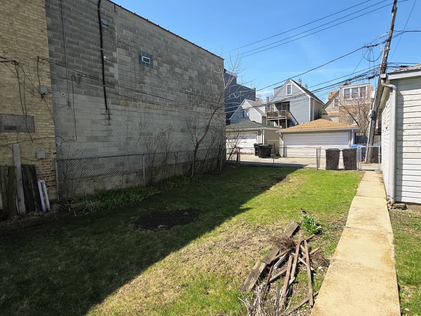 2712 N Western AVE, Chicago, IL 60647