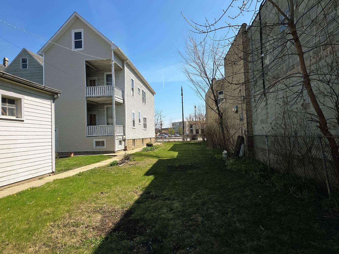 2712 N Western AVE, Chicago, IL 60647