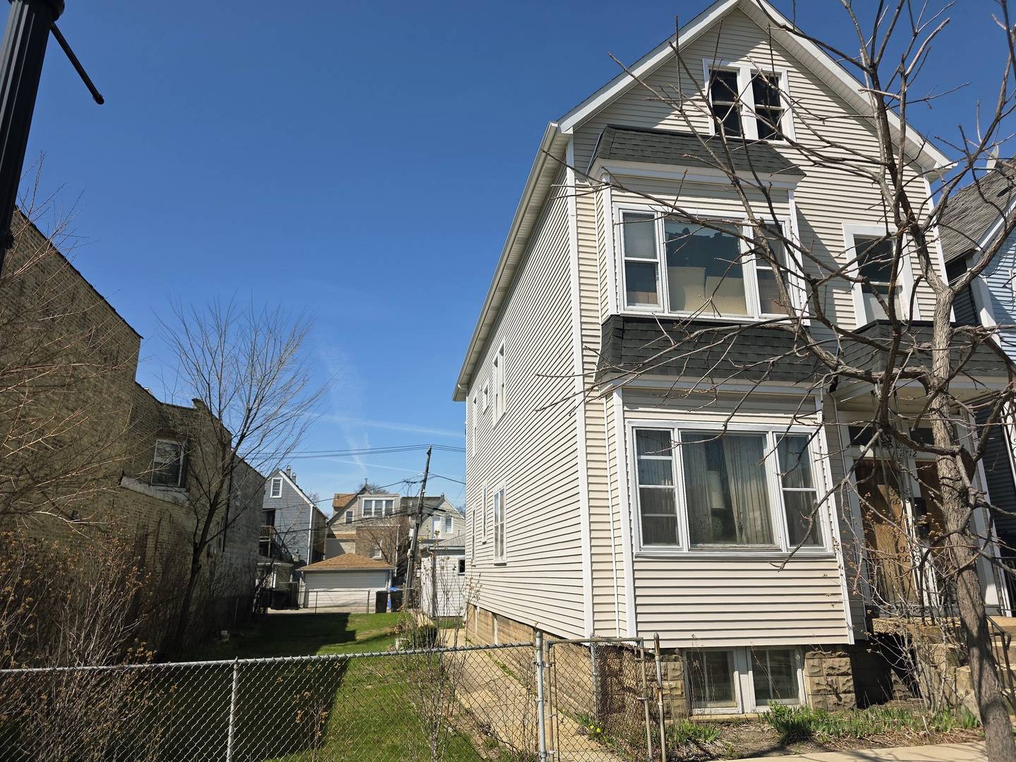 2712 N Western AVE, Chicago, IL 60647