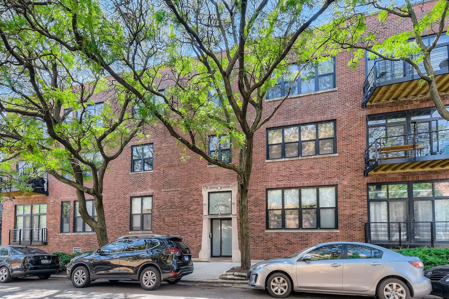 1670 N Claremont AVE #302, Chicago, IL 60647