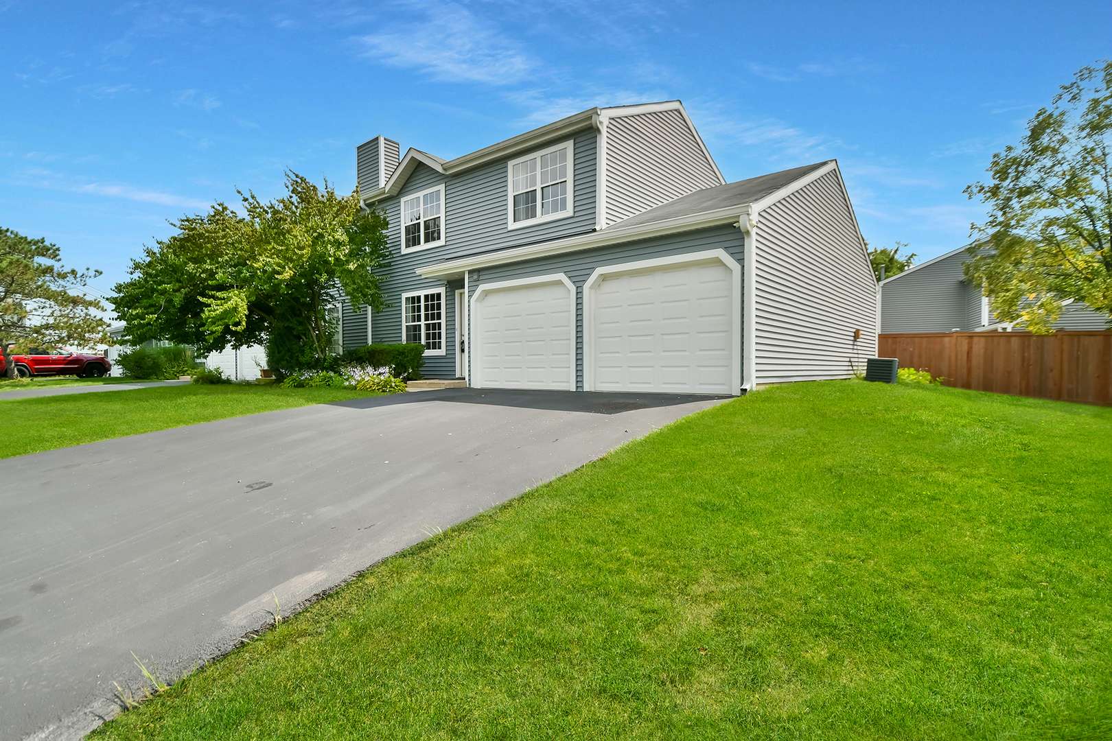 1973 Westview LN, Round Lake Beach, IL 60073