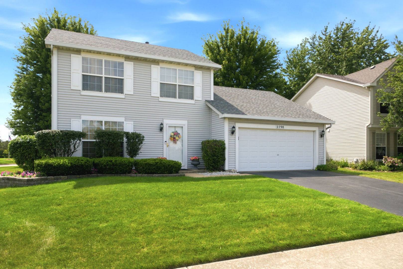 2798 Jenna CIR, Montgomery, IL 60538