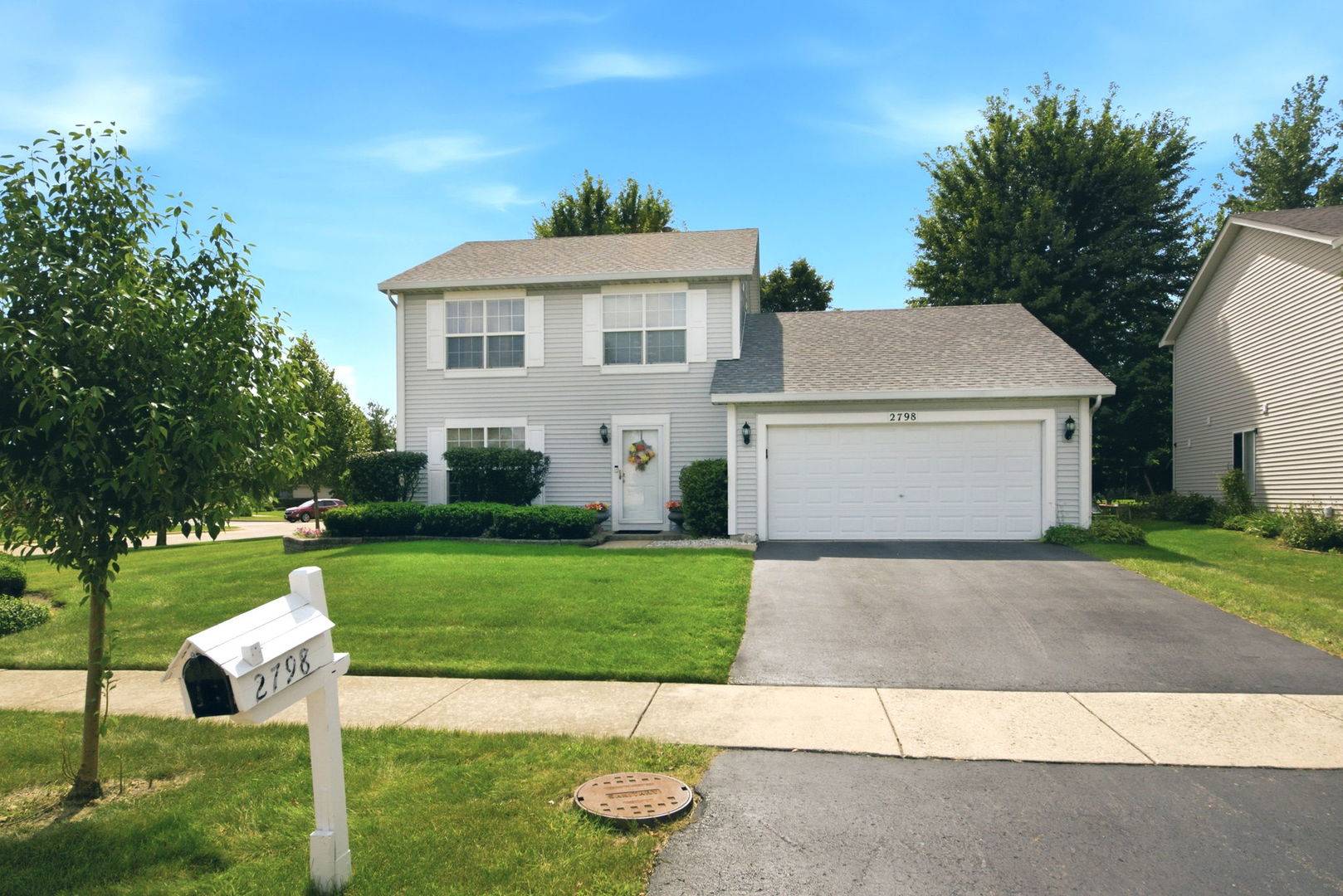 2798 Jenna CIR, Montgomery, IL 60538