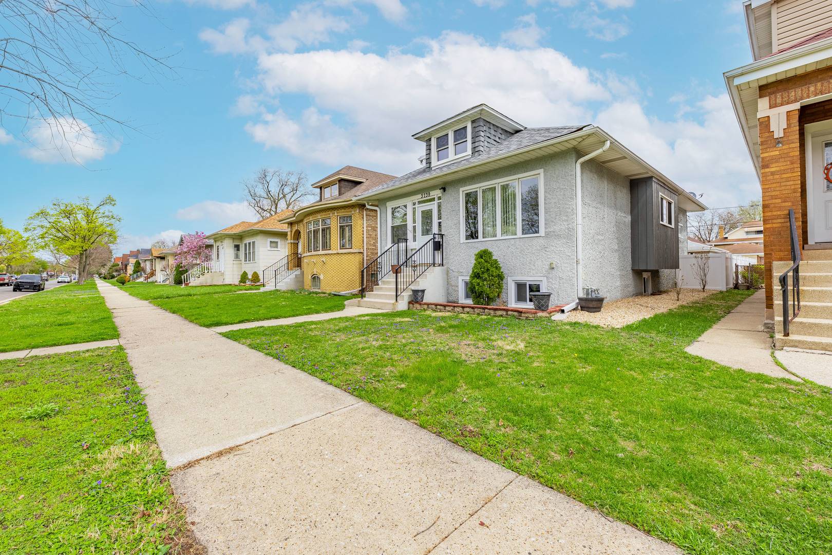3739 Clinton AVE, Berwyn, IL 60402