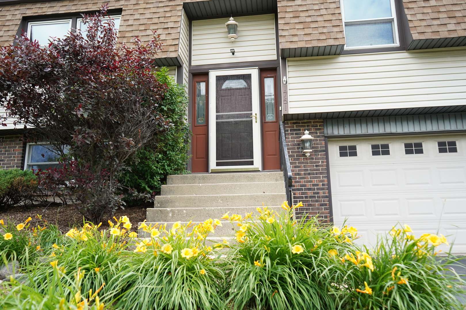 1751 President ST, Glendale Heights, IL 60139