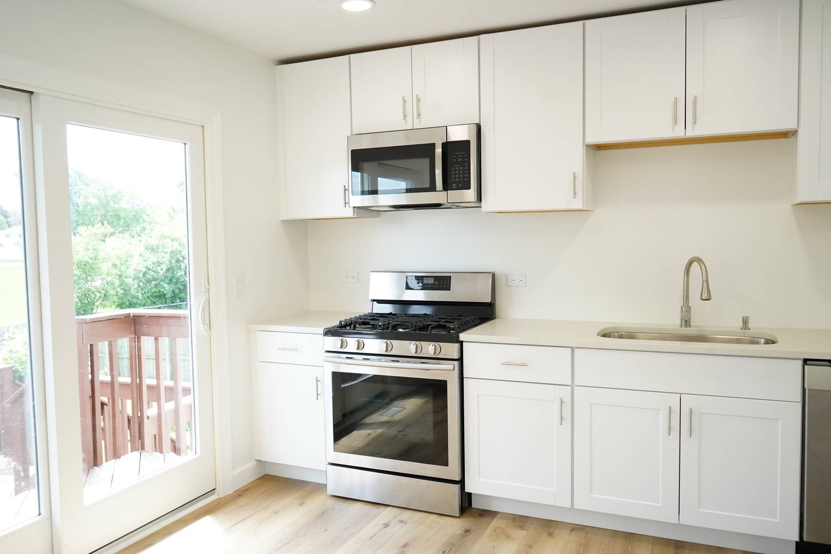 1751 President ST, Glendale Heights, IL 60139