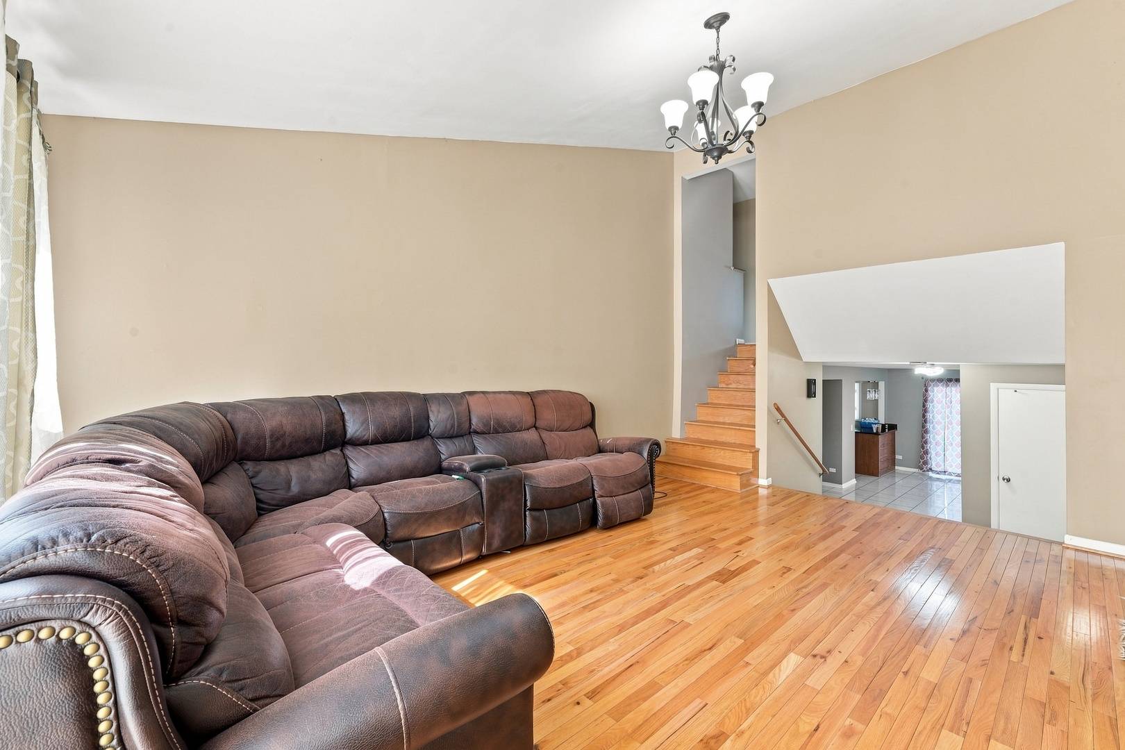 9349 Fern LN, Des Plaines, IL 60016