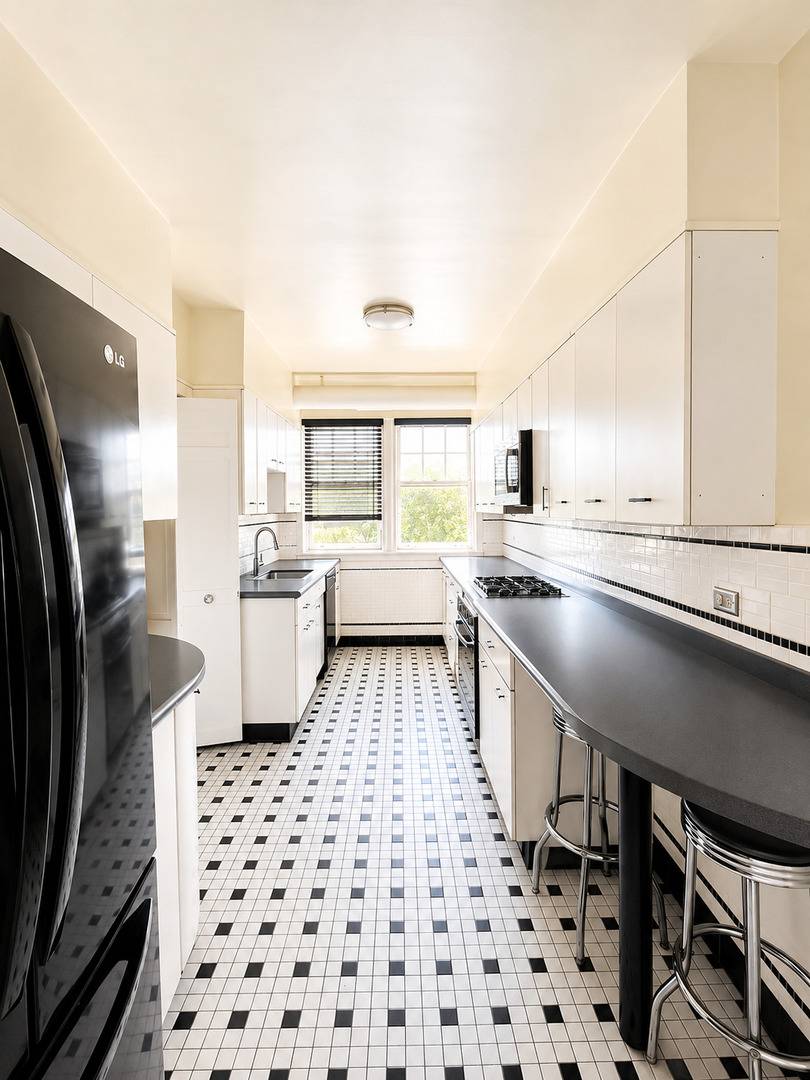 415 W ALDINE AVE #6A, Chicago, IL 60657