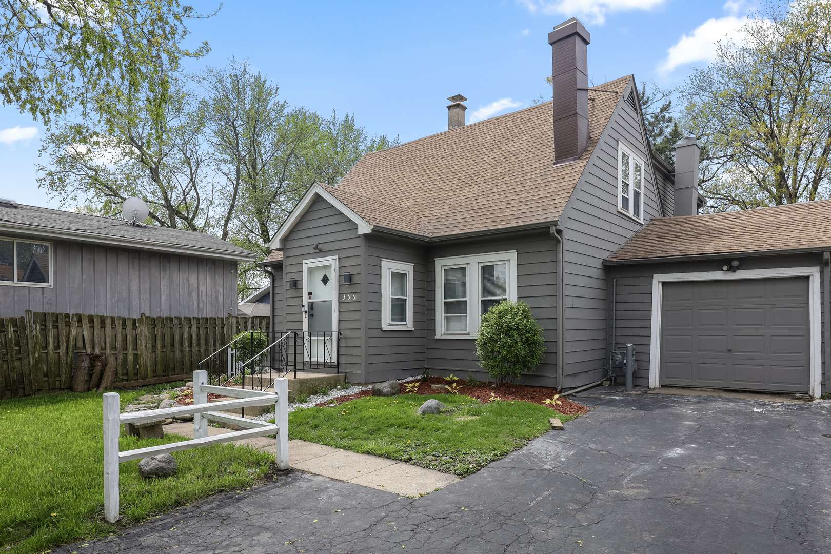 366 N Hemlock AVE, Wood Dale, IL 60191