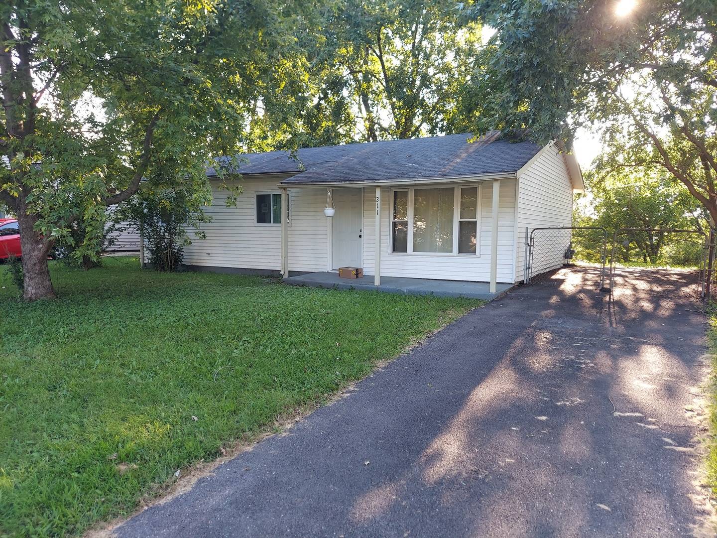 211 Malibu DR, Bolingbrook, IL 60440