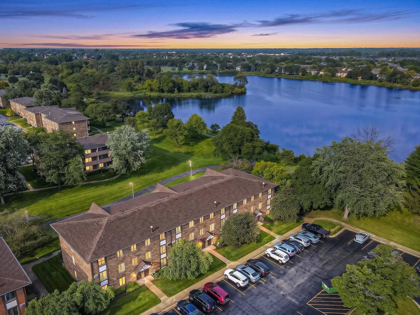 3 Timber LN #3, Vernon Hills, IL 60061