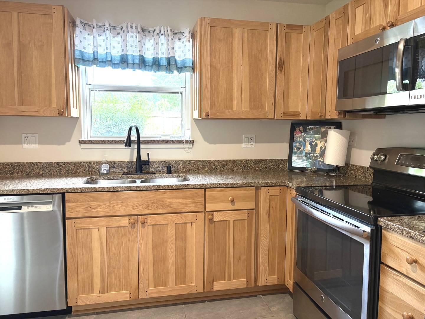 140 W Golf RD #A, Libertyville, IL 60048