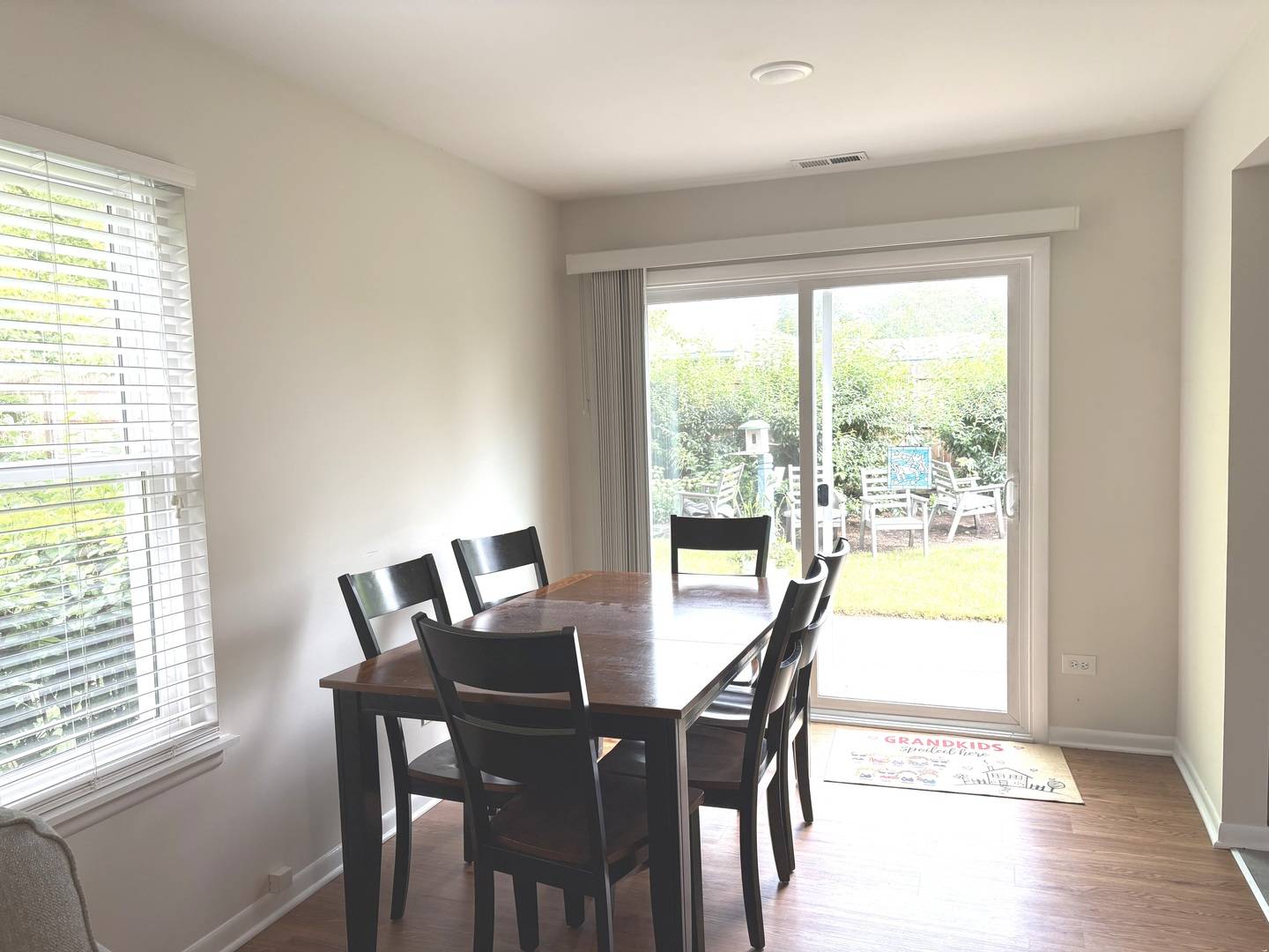 140 W Golf RD #A, Libertyville, IL 60048