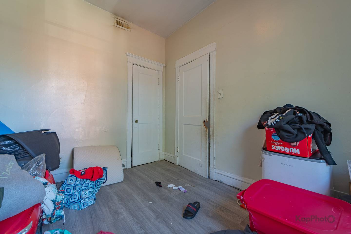 6327 S Saint Lawrence AVE, Chicago, IL 60637