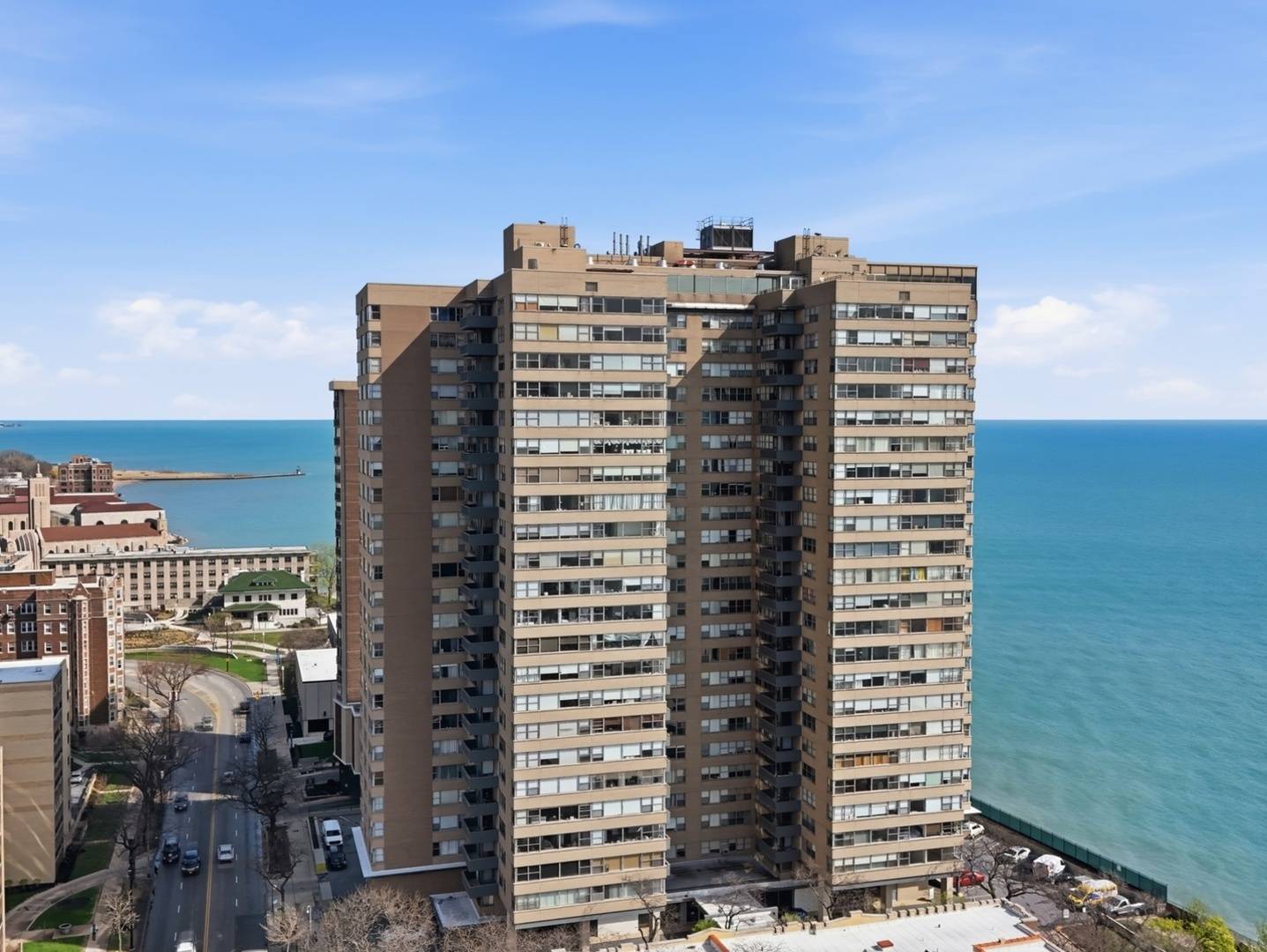 6301 N Sheridan RD #17R, Chicago, IL 60660