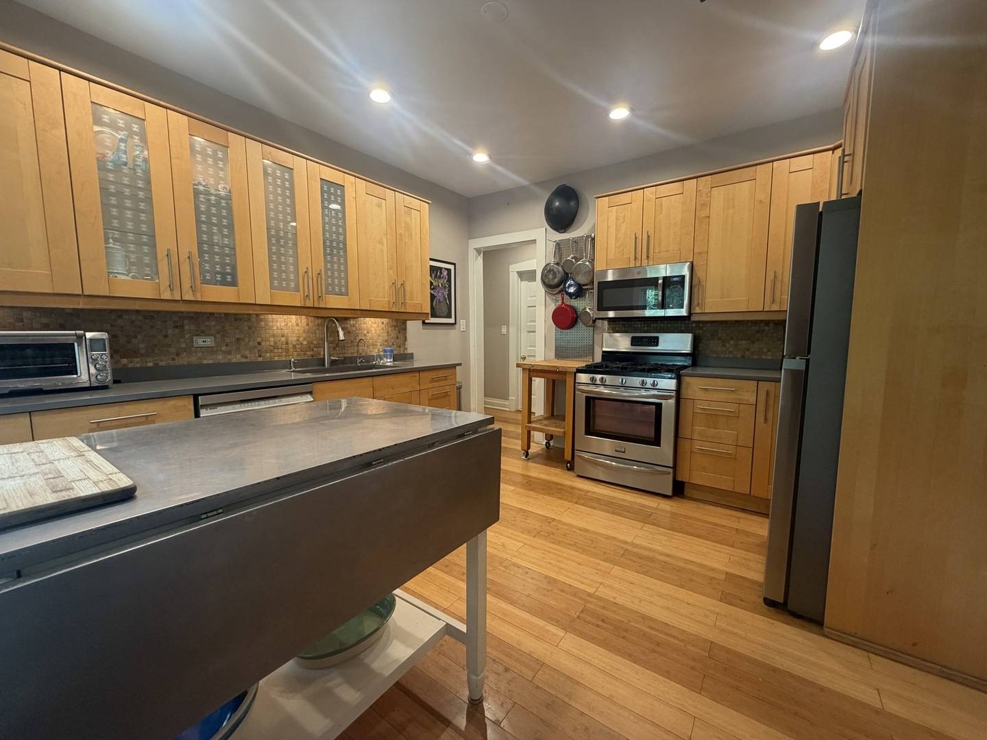 1004 Ashland AVE #1, Evanston, IL 60202