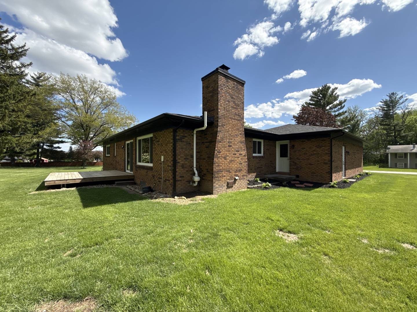 4065 Pinebrook LN, Bettendorf, IA 52722