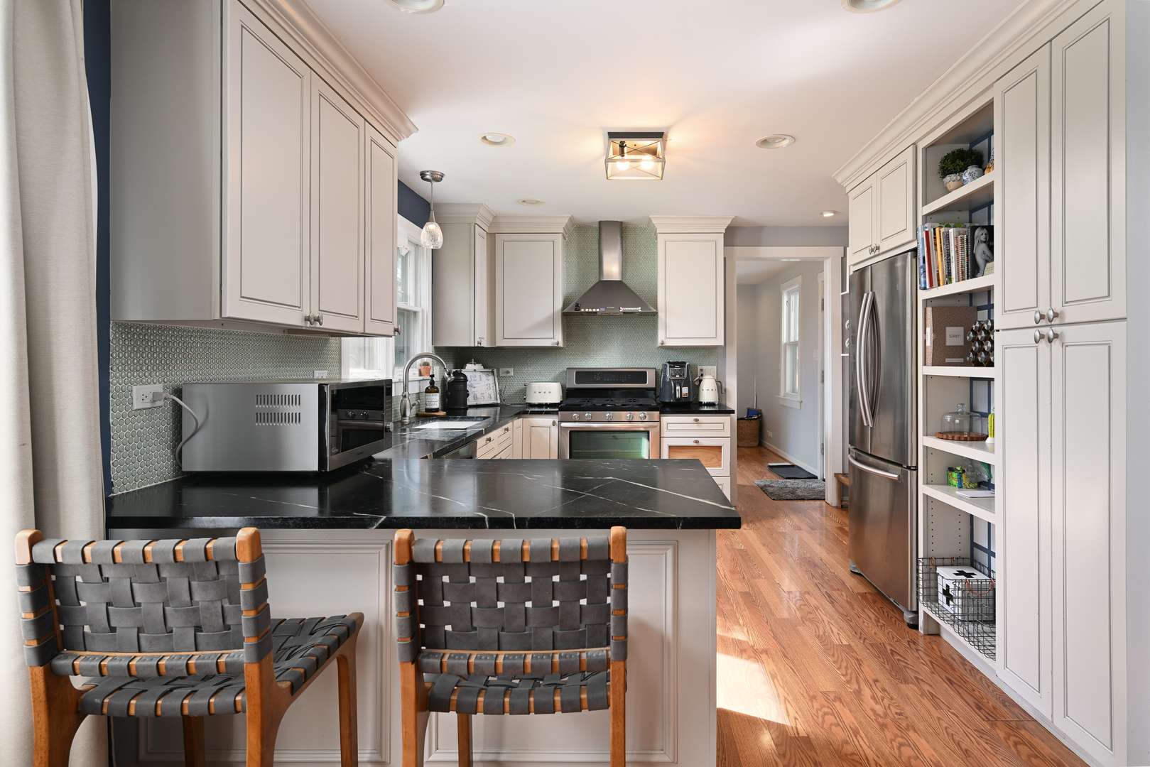 140 W Frontage RD, Northfield, IL 60093