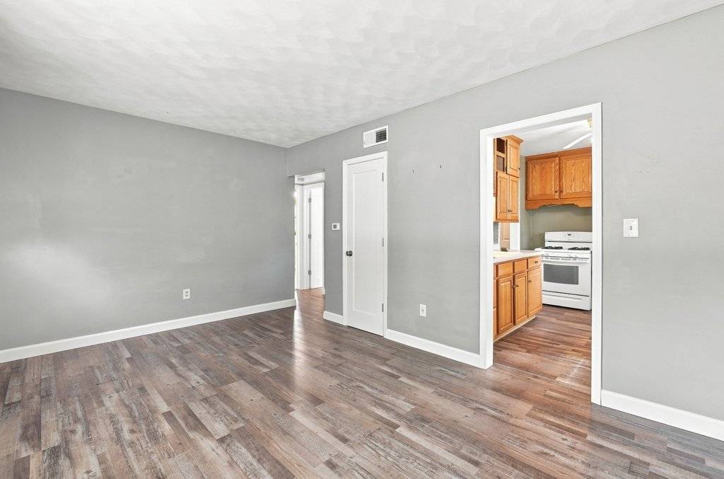 347 W 32nd ST, Davenport, IA 52803