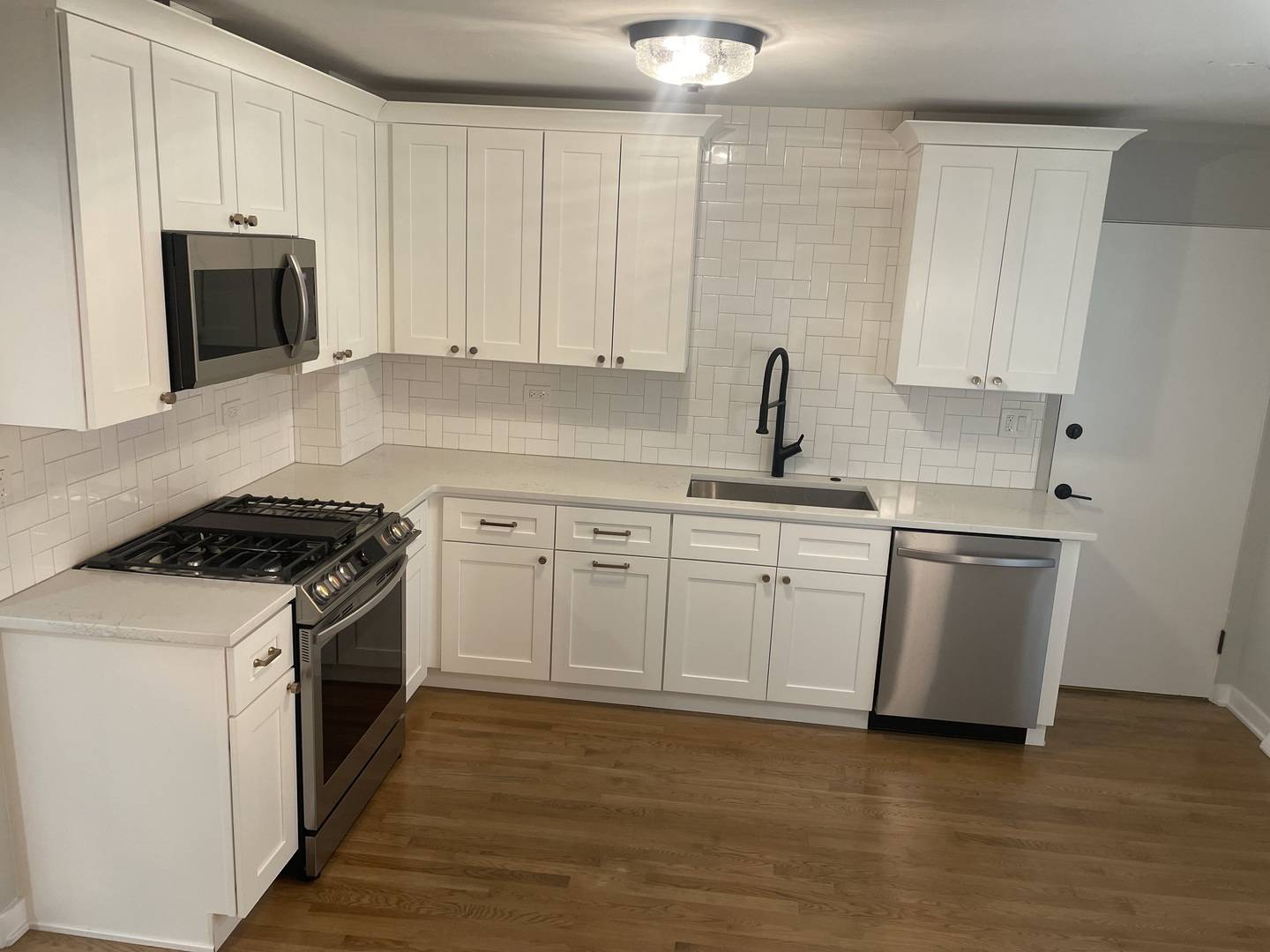117 E 6th AVE, Naperville, IL 60563