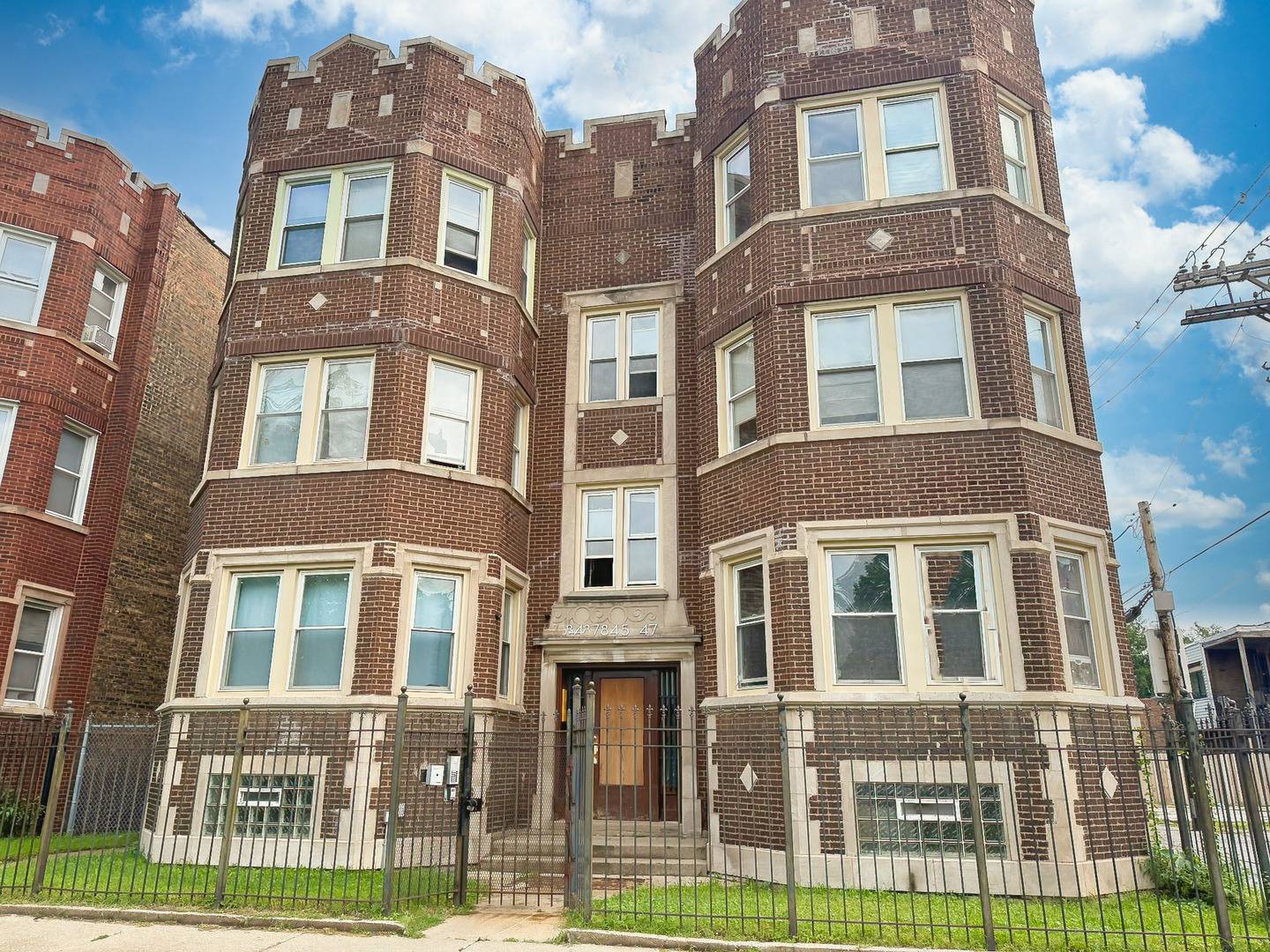 7547 S Cornell ST #2, Chicago, IL 60649
