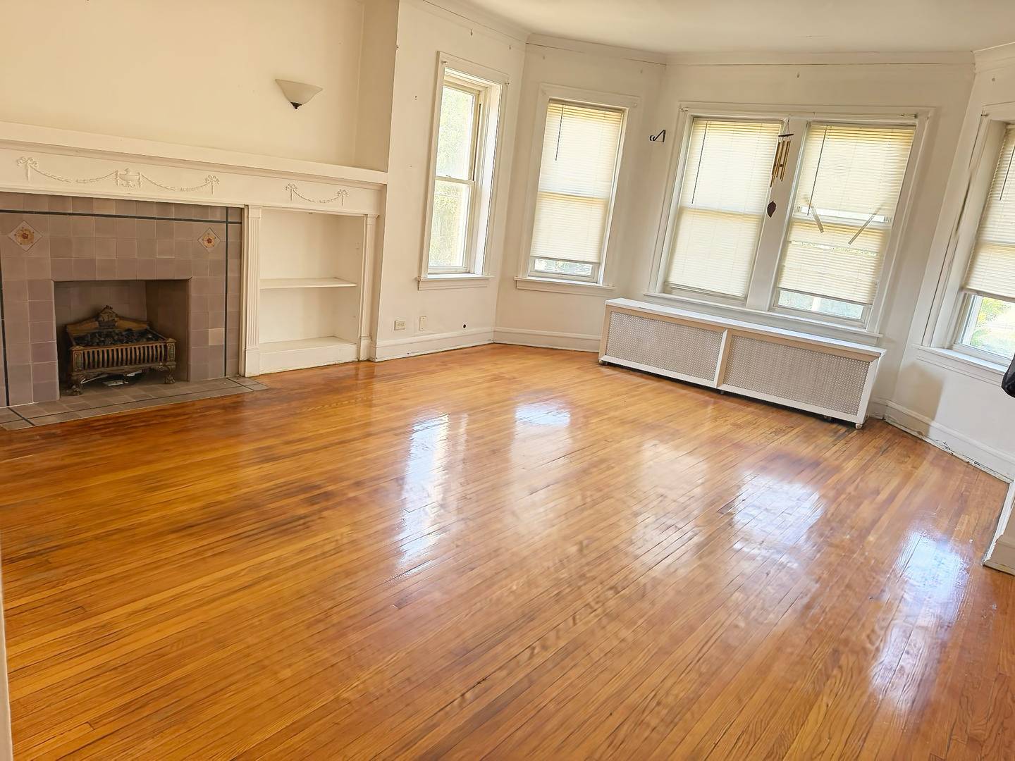 7547 S Cornell ST #2, Chicago, IL 60649
