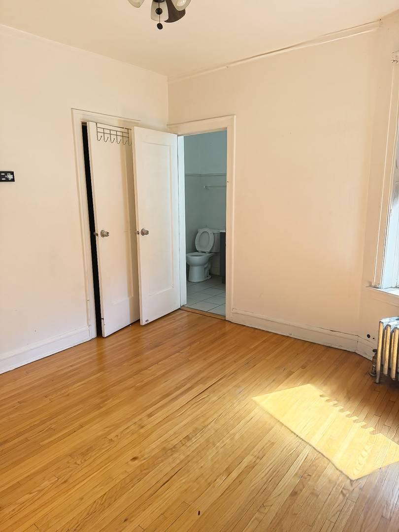 7547 S Cornell ST #2, Chicago, IL 60649