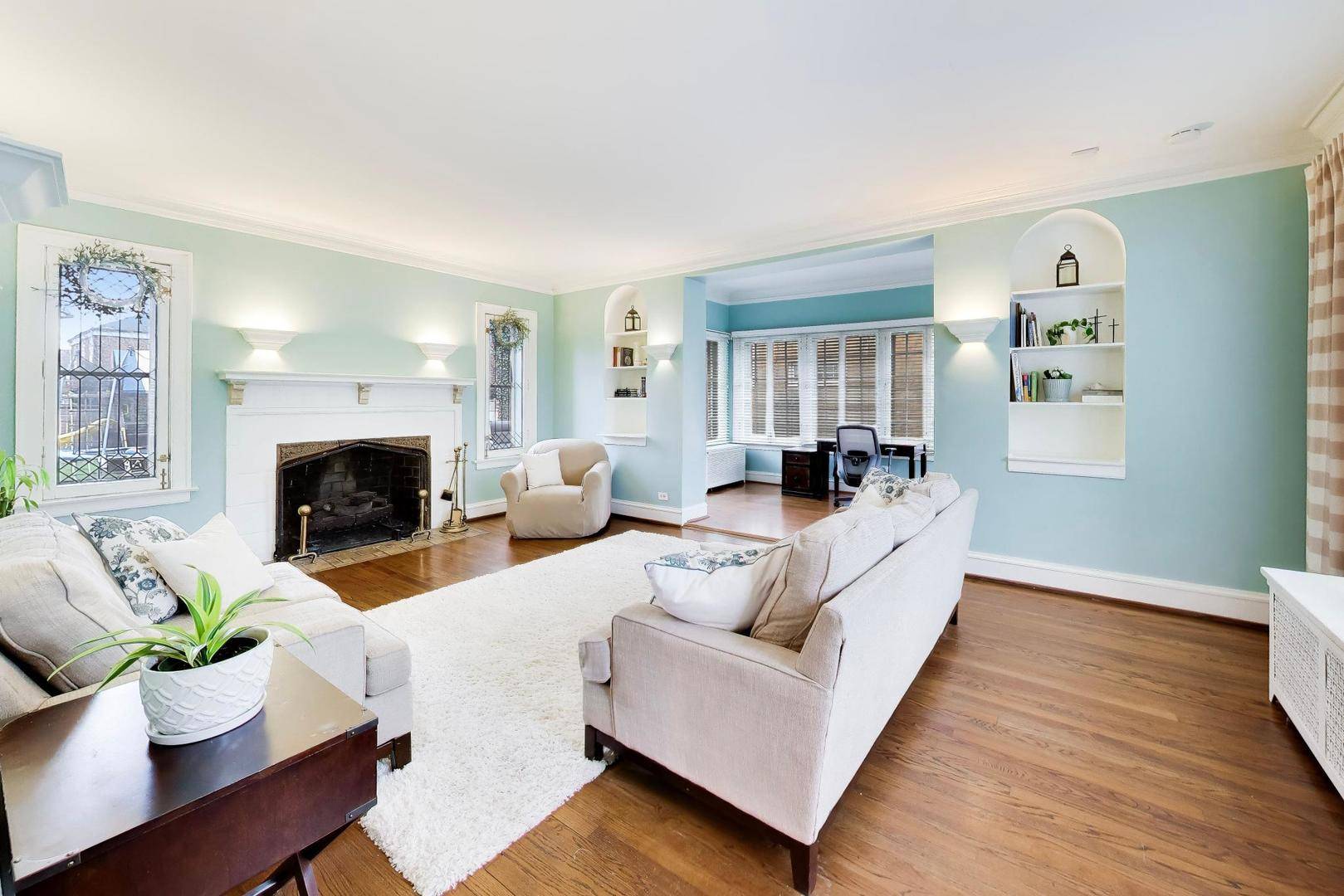 10041 S Hoyne AVE, Chicago, IL 60643