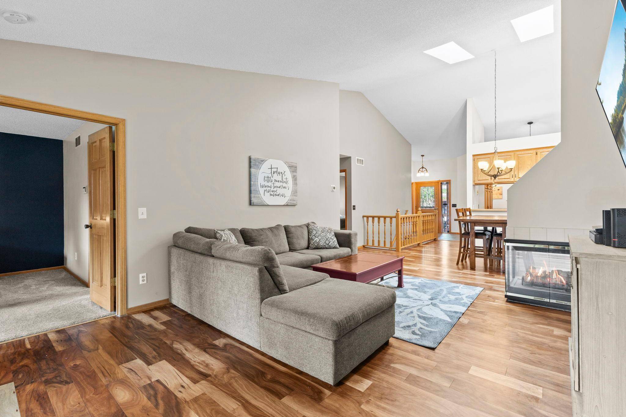 14621 Embassy AVE, Apple Valley, MN 55124