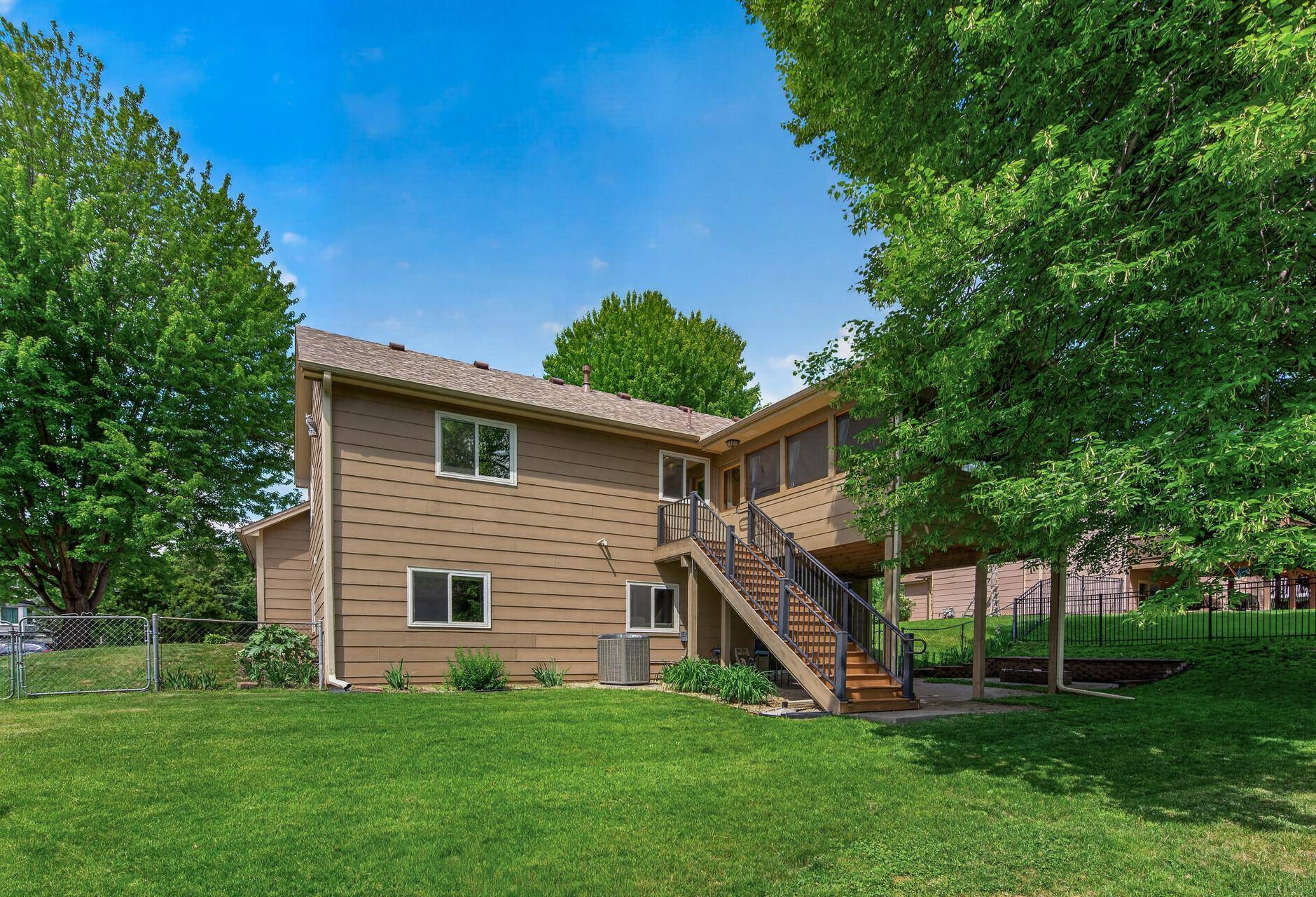 13628 Bryant PL S, Burnsville, MN 55337